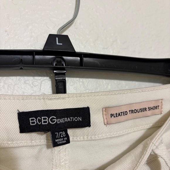 BCBG Pleated Trouser Shorts - Picture 4 of 4